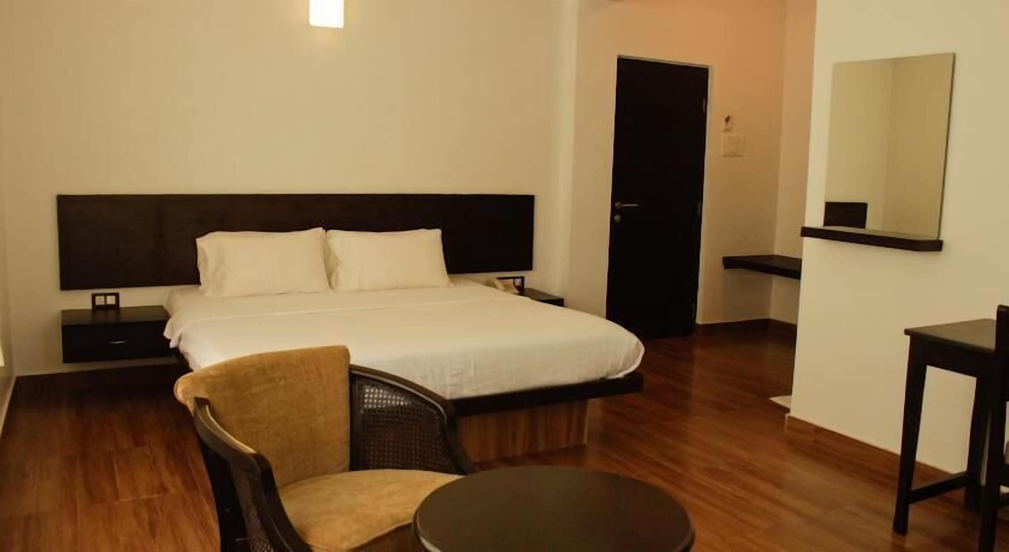Sinq Beach Resort Калангуте Екстериор снимка