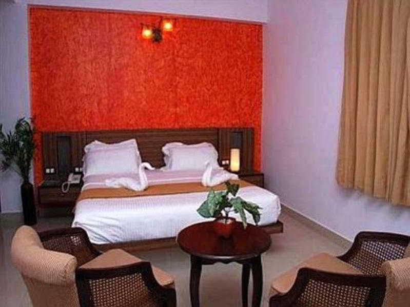 Sinq Beach Resort Калангуте Екстериор снимка